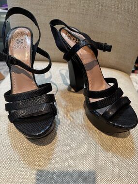 Vince Camuto Black Textured Strappy Platform Heels Sz 9.5